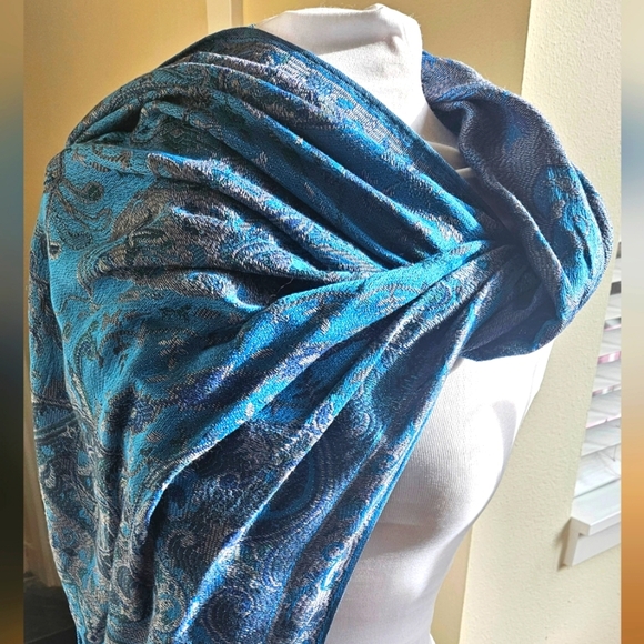 Beautiful Cashmere Blend Scarf Pashmina Shawl Abu Dhabi Blue/Turquoise Pattern - Picture 1 of 6